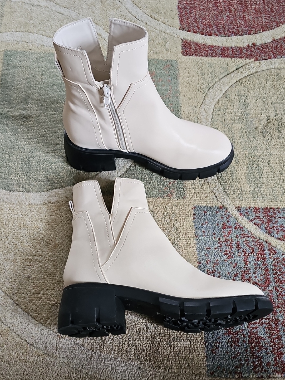 Womens, Lug Sole Boots, Light Cream Color, Size 7.5